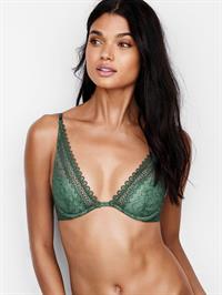 Daniela Braga in lingerie