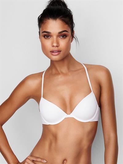 Daniela Braga in lingerie