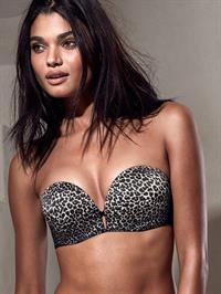 Daniela Braga in lingerie