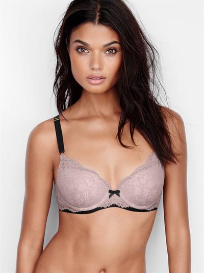 Daniela Braga in lingerie