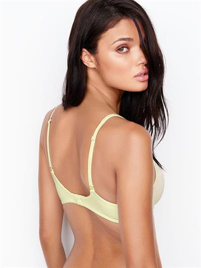 Daniela Braga in lingerie