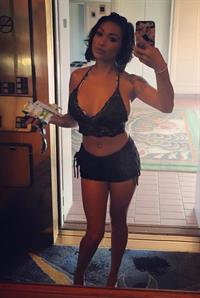 Siray Kong taking a selfie