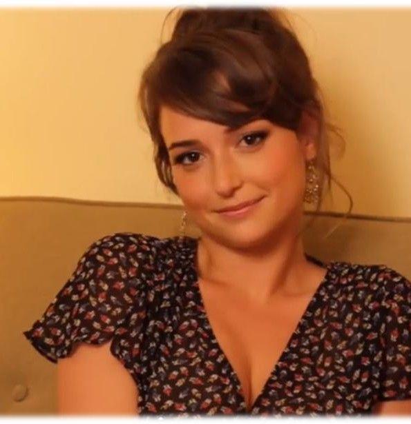 Milana Vayntrub