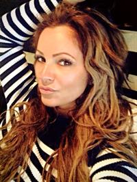 Tatjana Simić taking a selfie