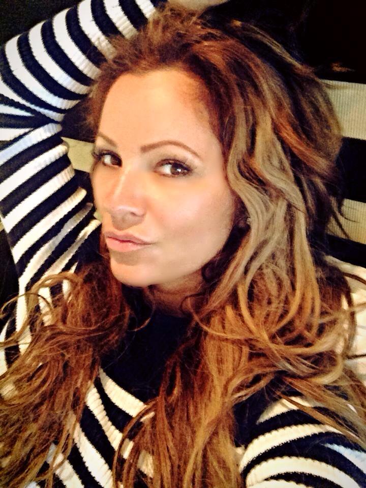 Tatjana Simić taking a selfie