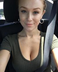 Leanna Decker taking a selfie