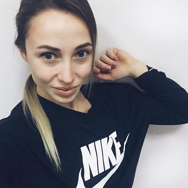 Anastasiia Dobrosol taking a selfie