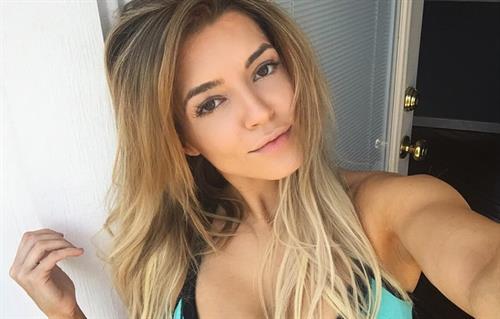 Nikki Blackketter taking a selfie