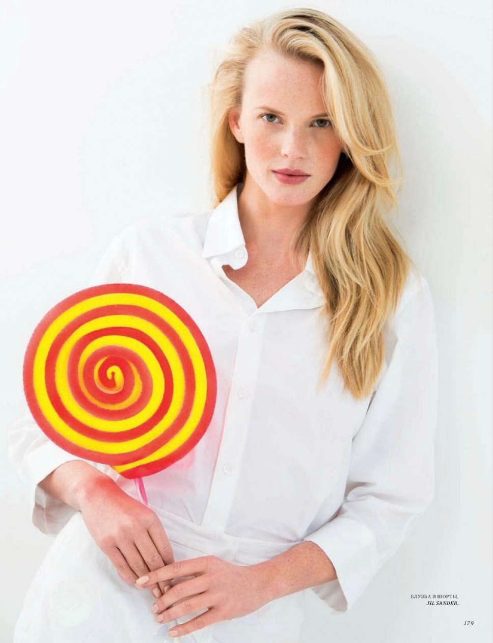 Anne Vyalitsyna Pictures