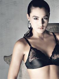 Monica Bellucci in lingerie