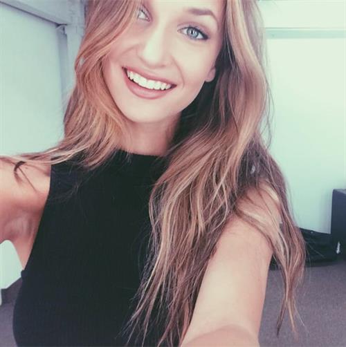 Ari Fournier taking a selfie