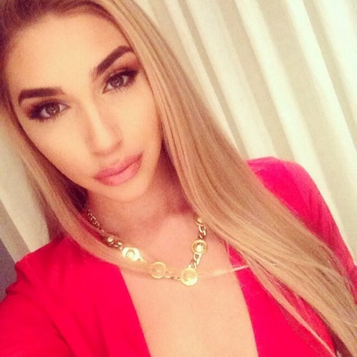 Chantel Jeffries taking a selfie