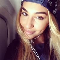 Chantel Jeffries taking a selfie