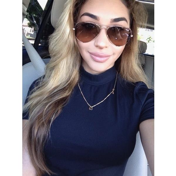 Chantel Jeffries taking a selfie