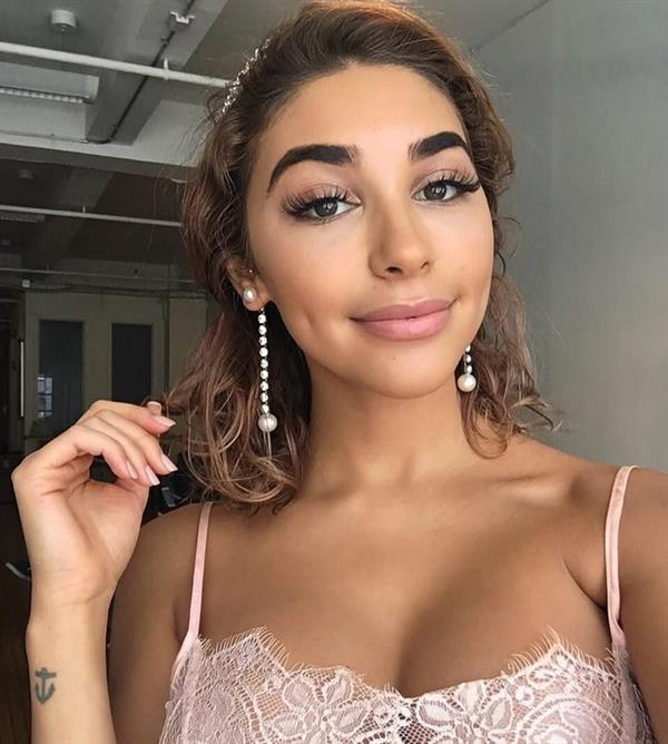 Chantel Jeffries taking a selfie