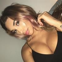 Chantel Jeffries taking a selfie