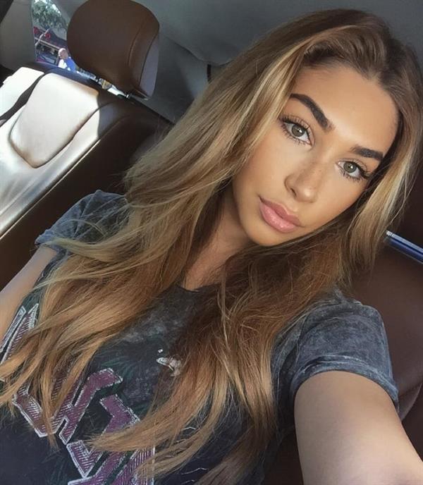 Chantel Jeffries taking a selfie