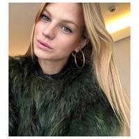 Nadine Leopold taking a selfie