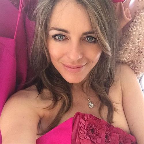 Elizabeth Hurley taking a selfie
