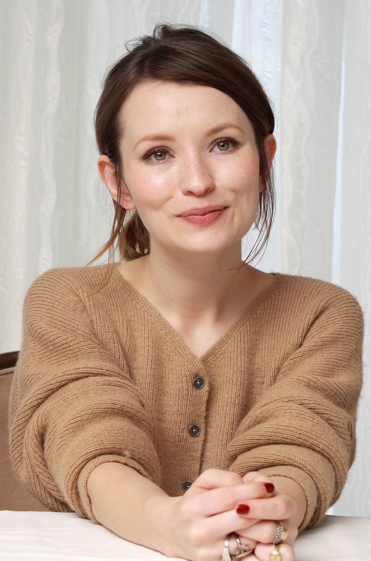 Emily Browning Pictures