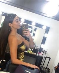 Kira Kosarin Selfie Pictures Kira Kosarin taking a selfie