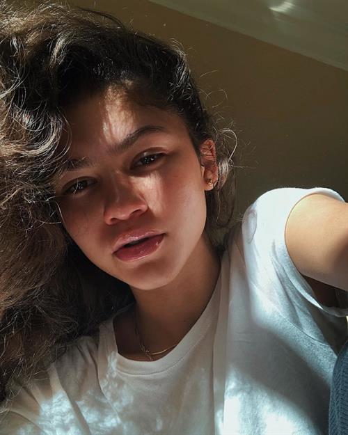 Zendaya Coleman taking a selfie