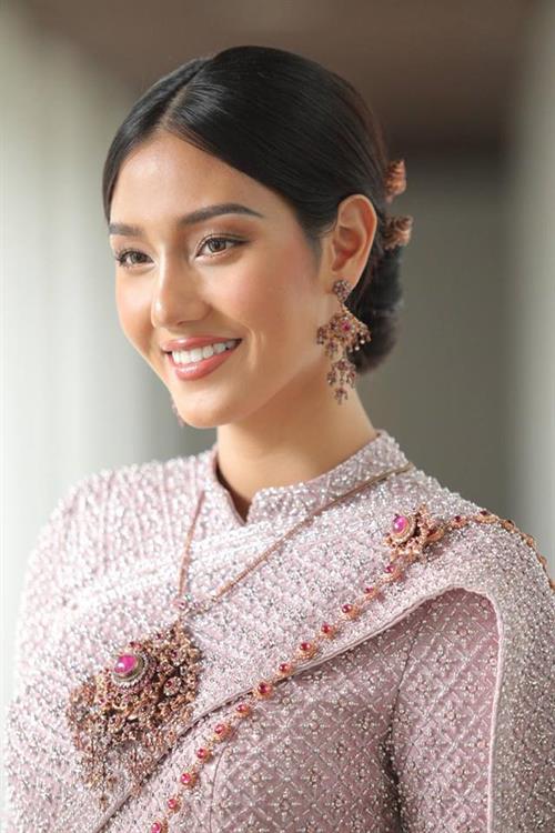 Nicolene Pichapa Limsnukan