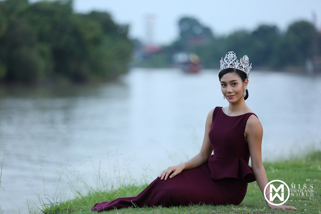 Nicolene Pichapa Limsnukan Pictures Nicolene Pichapa Limsnukan