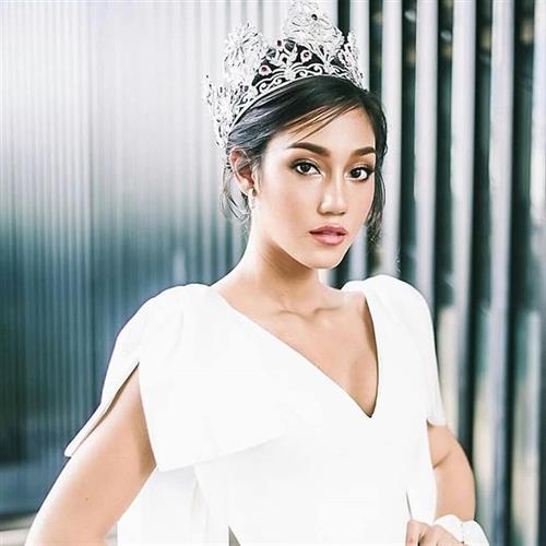 Nicolene Pichapa Limsnukan