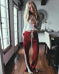 Shea Marie taking a selfie