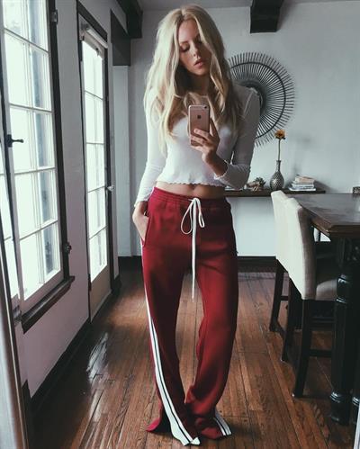 Shea Marie taking a selfie