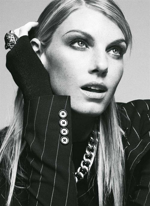 Angela Lindvall