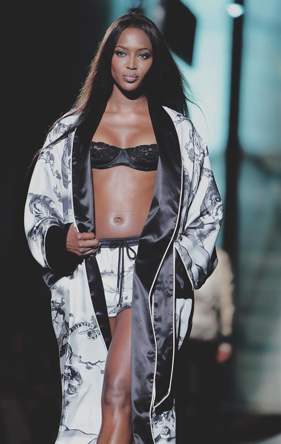 Naomi Campbell in lingerie