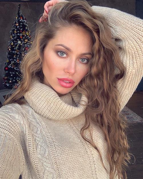 Mirgaeva Galinka taking a selfie