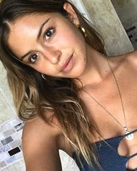 Jehane Paris taking a selfie