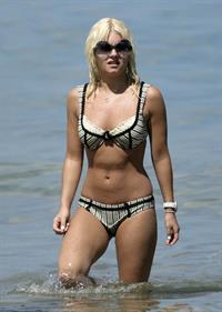 Elisha Cuthbert in a bikini