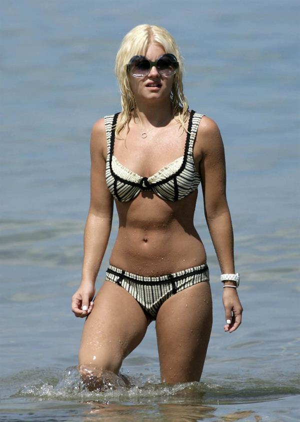 Elisha Cuthbert in a bikini