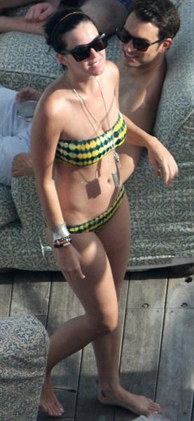 Katy Perry - In a bikini at a hotel pool in Miami July 27, 2012