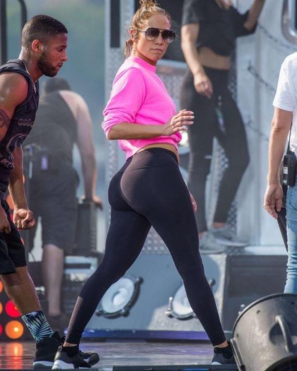 Jennifer Lopez - ass
