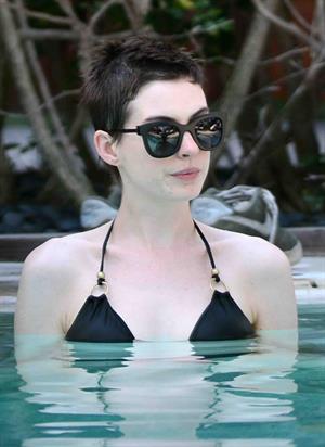 Anne Hathaway on a Beach in Miami 11 05 12 