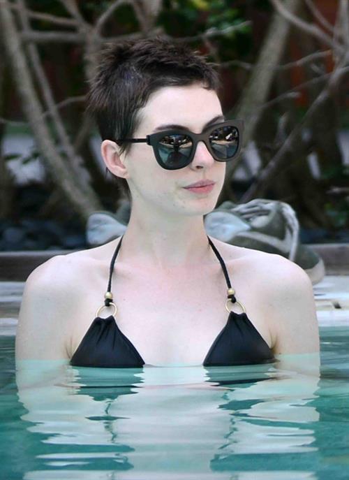 Anne Hathaway on a Beach in Miami 11 05 12 