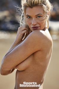 Samantha Hoopes - Sports Illustrated Swimsuit Issue 2019: Kangaroo Island