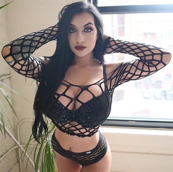 Cubbi Thompson in lingerie