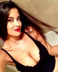 Eva Padlock taking a selfie