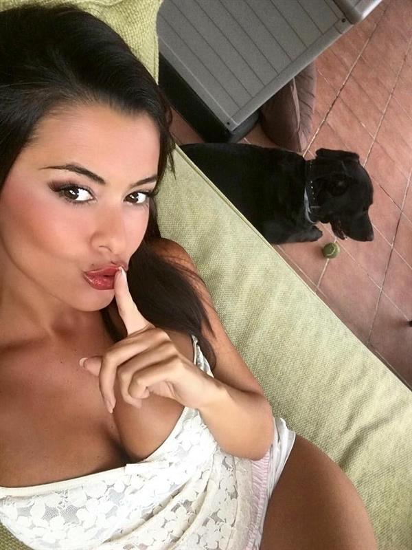 Eva Padlock taking a selfie