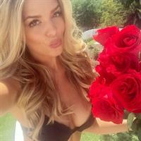 Danielle Knudson taking a selfie