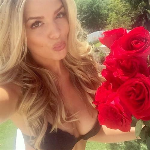 Danielle Knudson taking a selfie