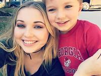 Sammi Hanratty taking a selfie