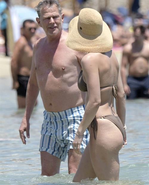 Katharine McPhee Bikini Pictures Katharine McPhee sexy bikini photos showing her boobs and ass seen by paparazzi.