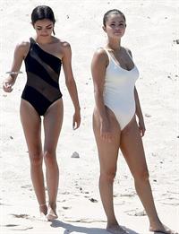 Selena Gomez sexy ass in a swimsuit seen on the beach by paparazzi.


